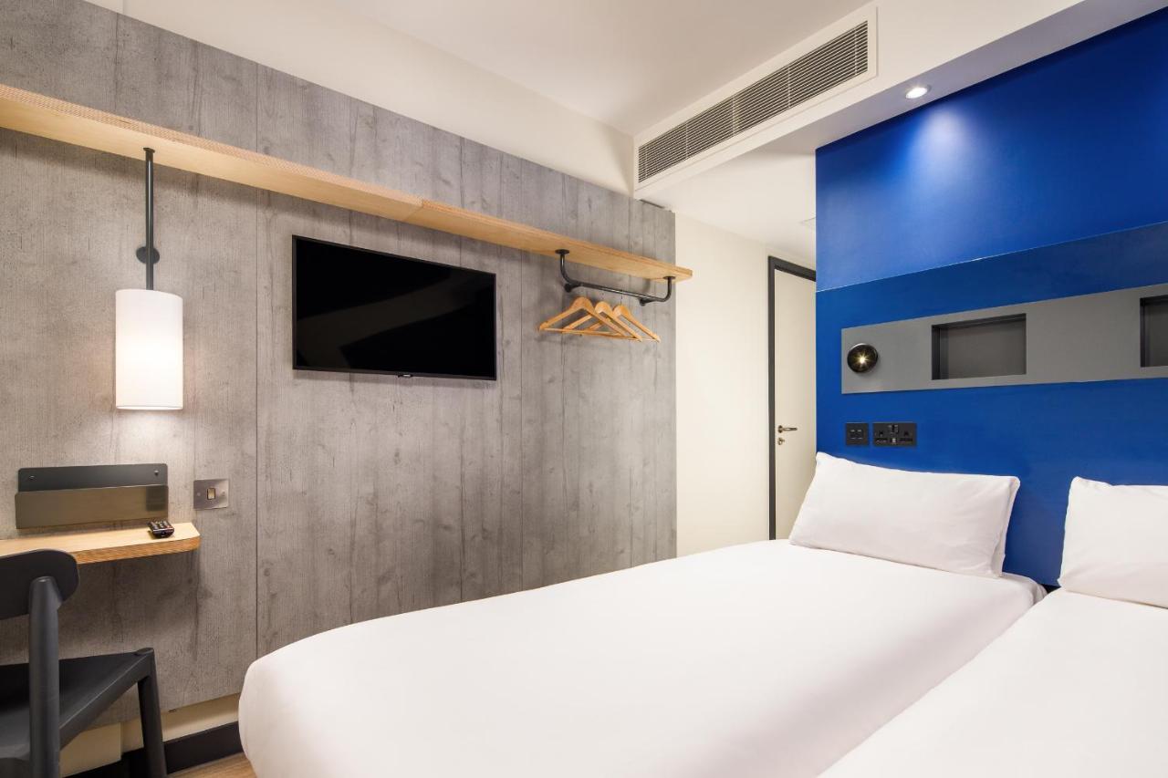 Ibis Budget Manchester Airport T2 Hale  Bagian luar foto