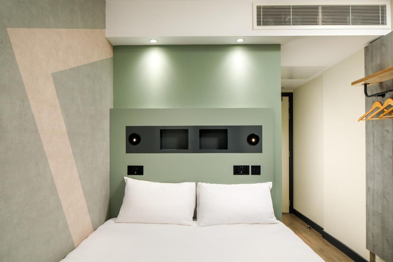 Ibis Budget Manchester Airport T2 Hale  Bagian luar foto