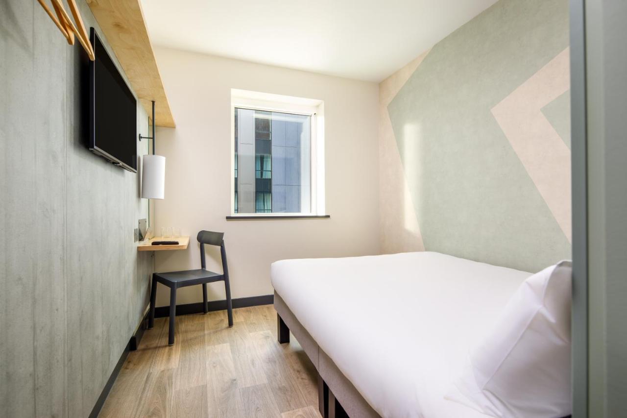 Ibis Budget Manchester Airport T2 Hale  Bagian luar foto
