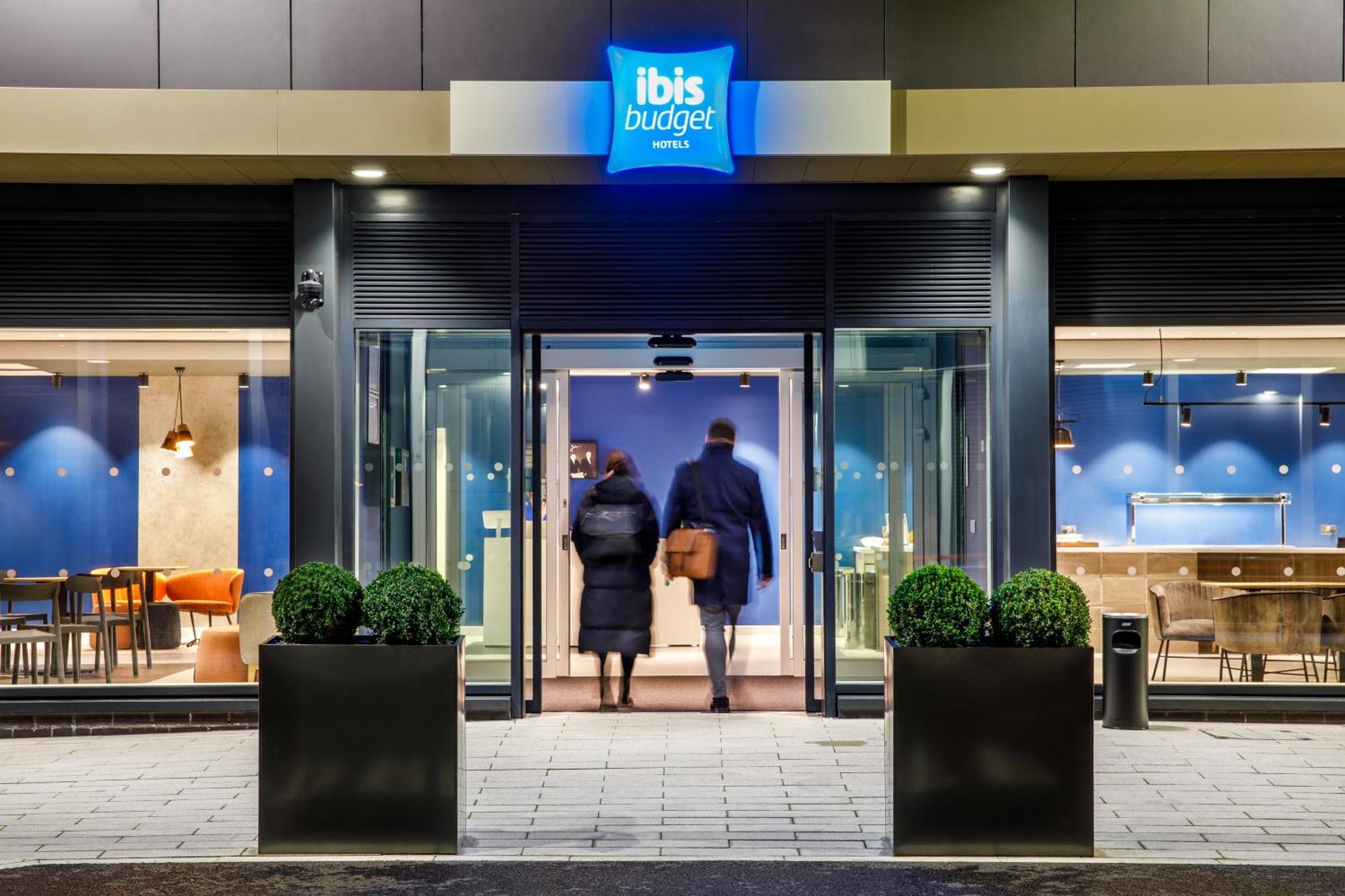 Ibis Budget Manchester Airport T2 Hale  Bagian luar foto