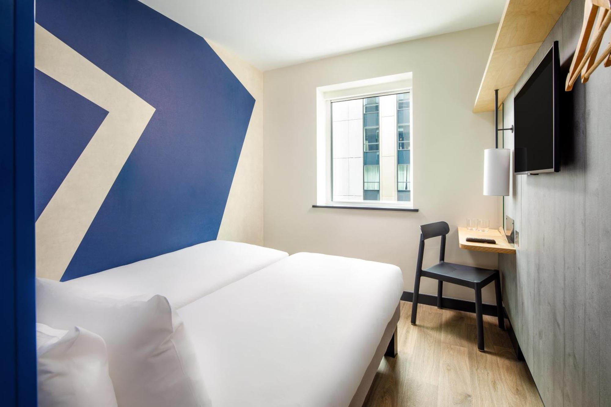 Ibis Budget Manchester Airport T2 Hale  Bagian luar foto