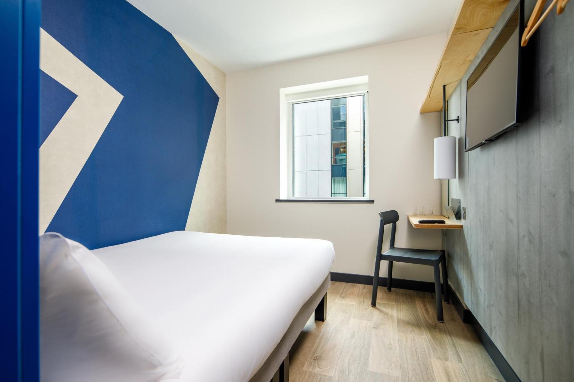 Ibis Budget Manchester Airport T2 Hale  Bagian luar foto