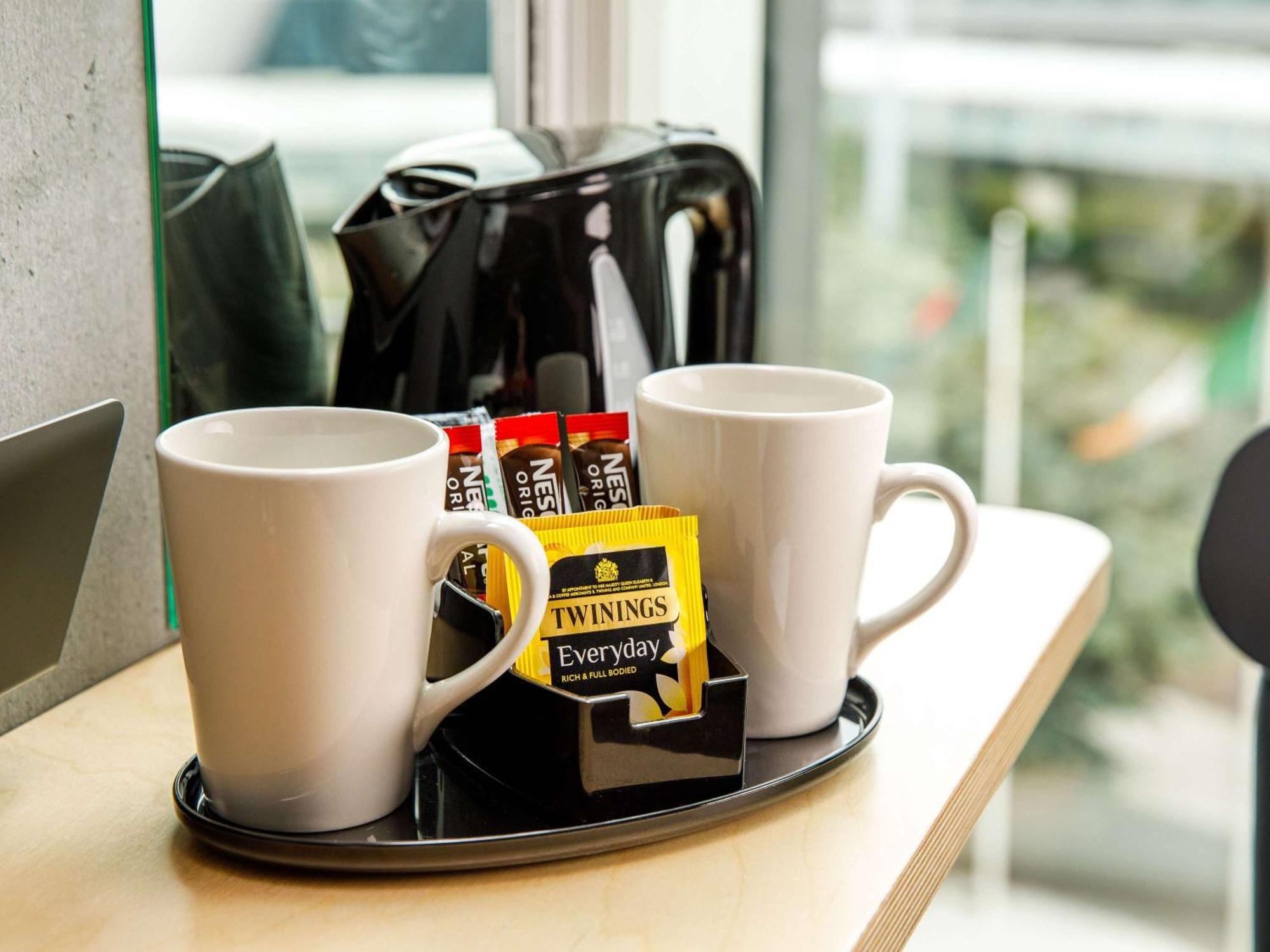 Ibis Budget Manchester Airport T2 Hale  Bagian luar foto