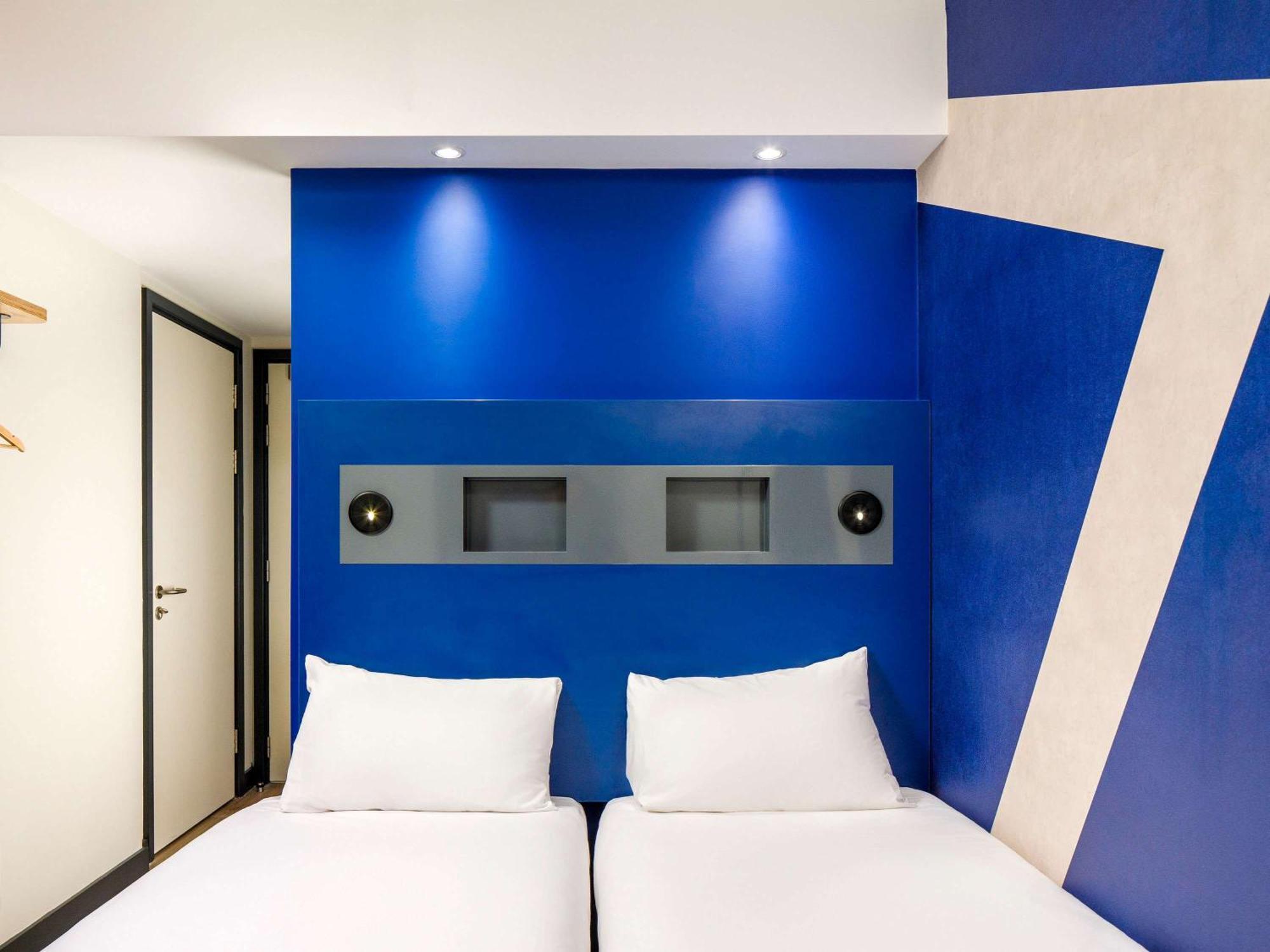 Ibis Budget Manchester Airport T2 Hale  Bagian luar foto