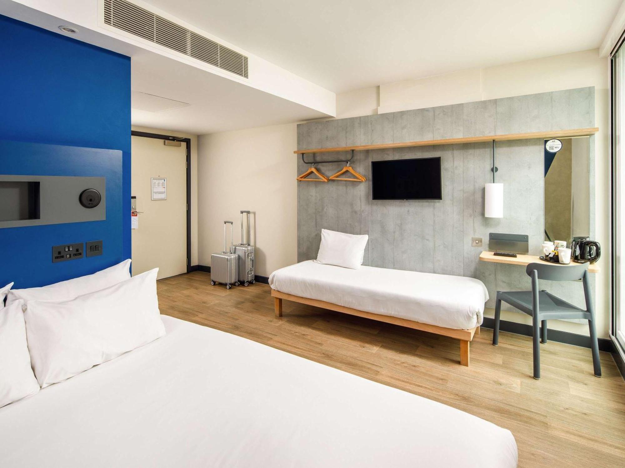 Ibis Budget Manchester Airport T2 Hale  Bagian luar foto