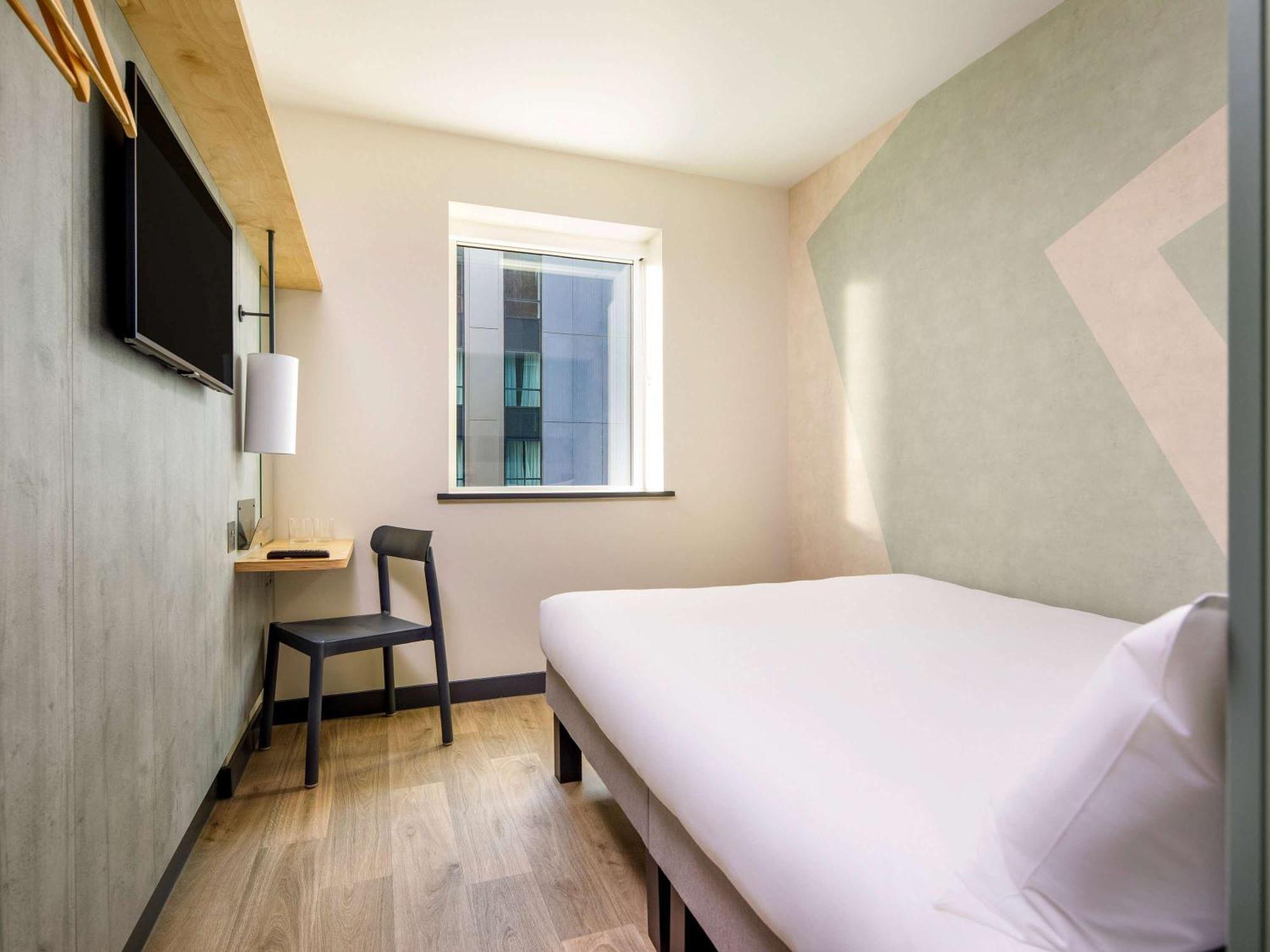 Ibis Budget Manchester Airport T2 Hale  Bagian luar foto