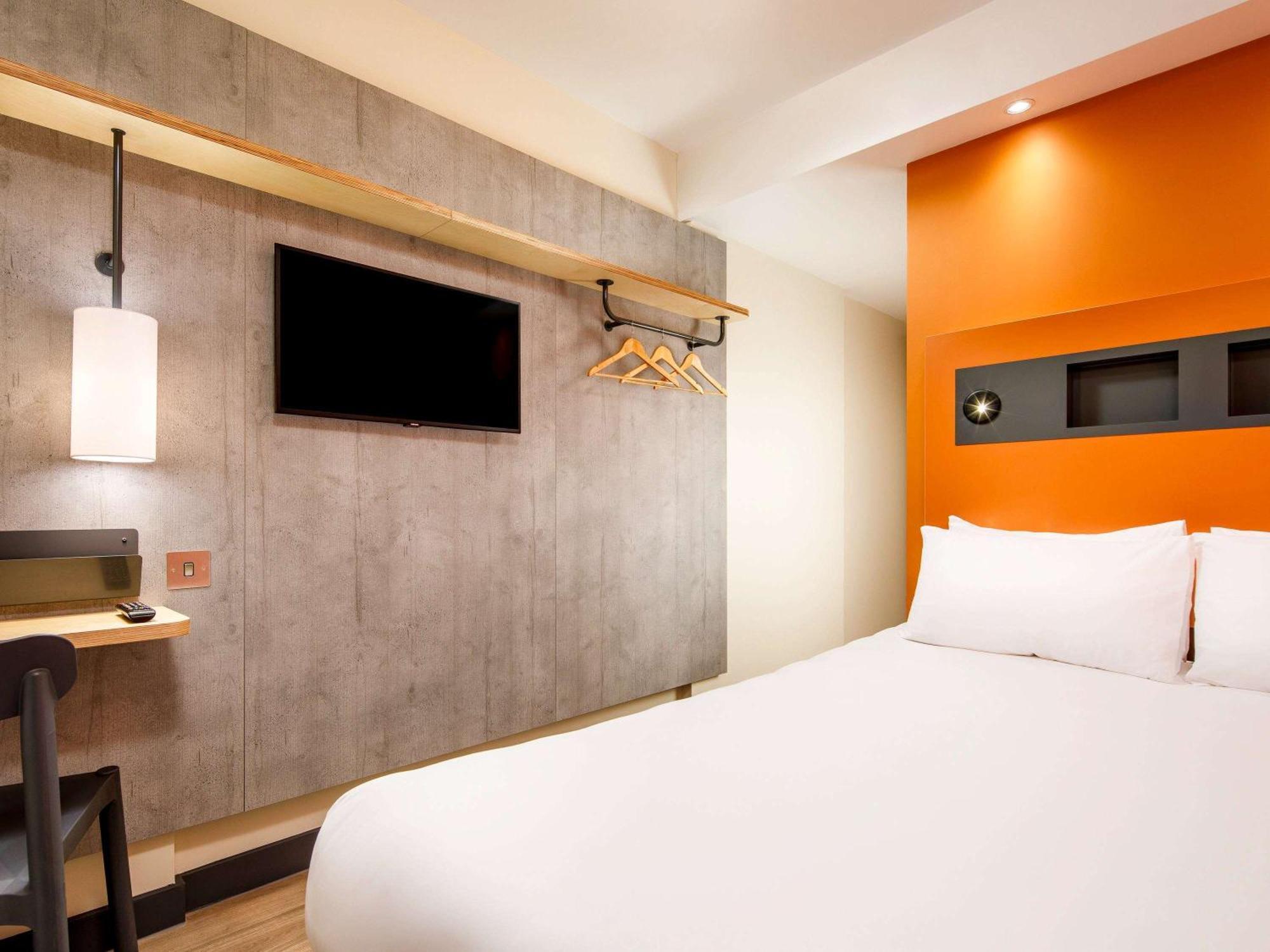 Ibis Budget Manchester Airport T2 Hale  Bagian luar foto