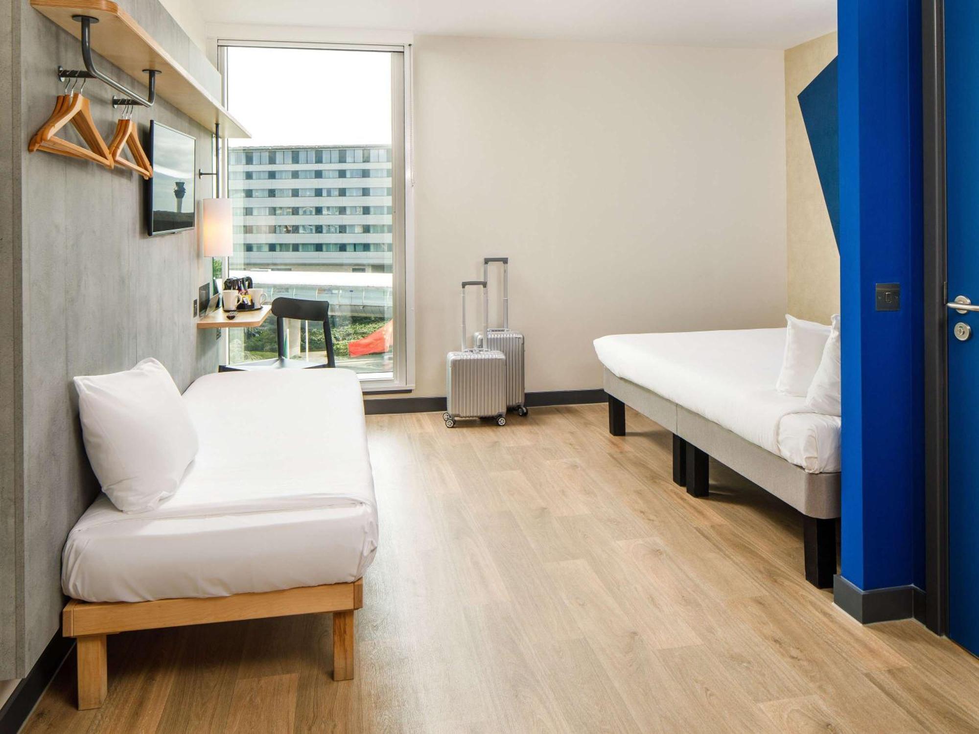 Ibis Budget Manchester Airport T2 Hale  Bagian luar foto