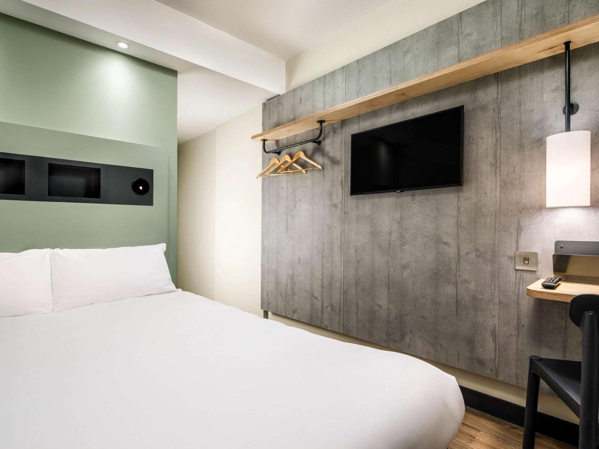 Ibis Budget Manchester Airport T2 Hale  Bagian luar foto