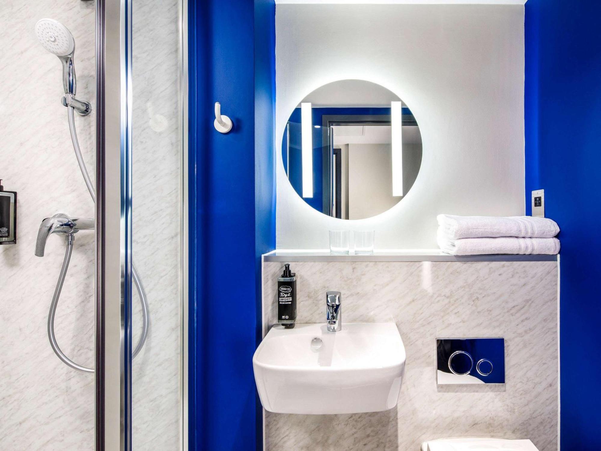 Ibis Budget Manchester Airport T2 Hale  Bagian luar foto