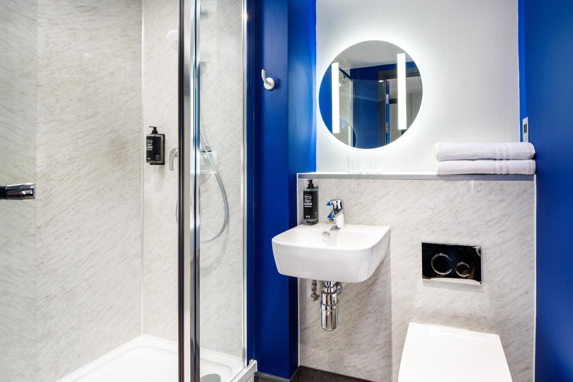Ibis Budget Manchester Airport T2 Hale  Bagian luar foto