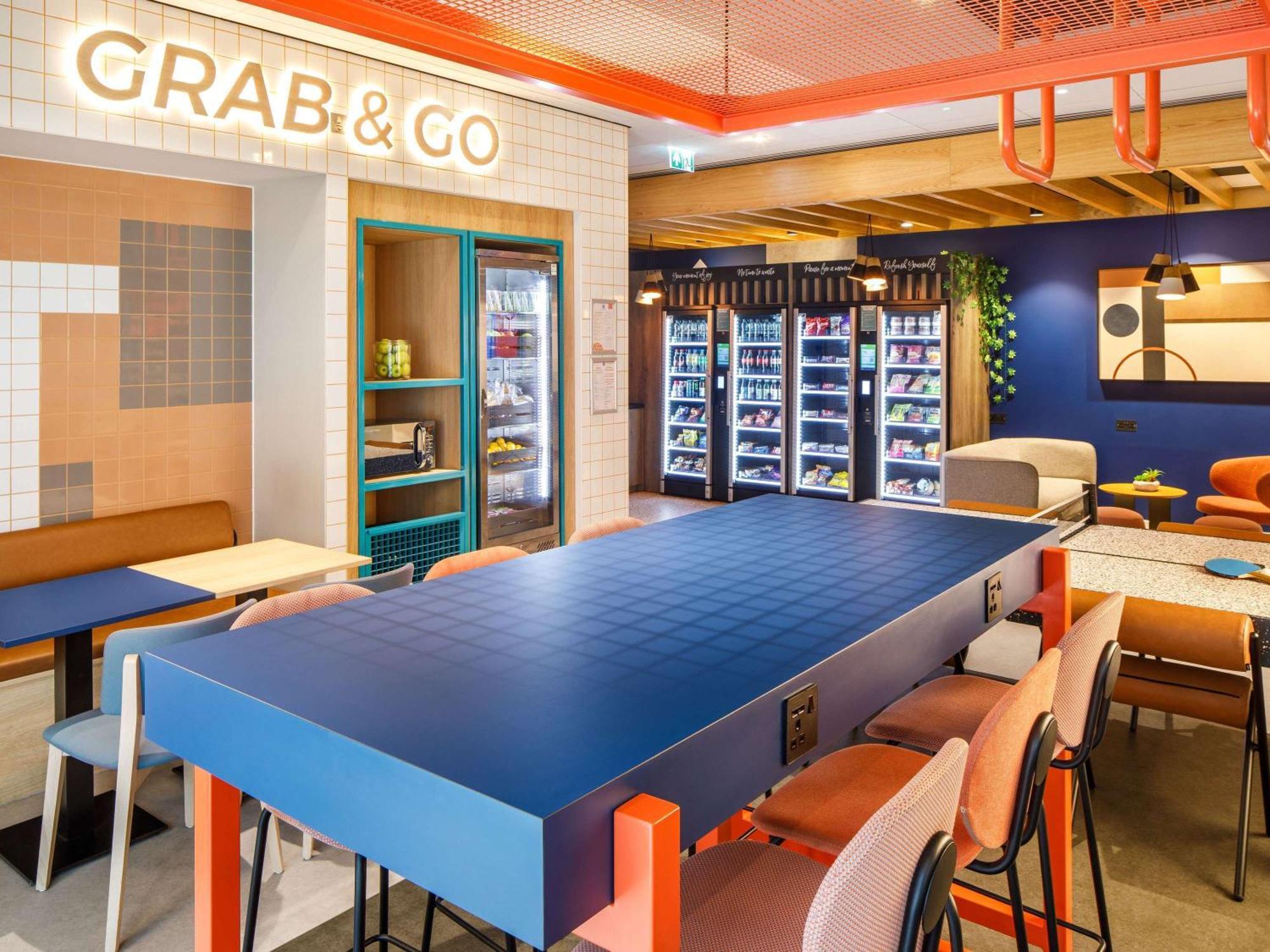 Ibis Budget Manchester Airport T2 Hale  Bagian luar foto